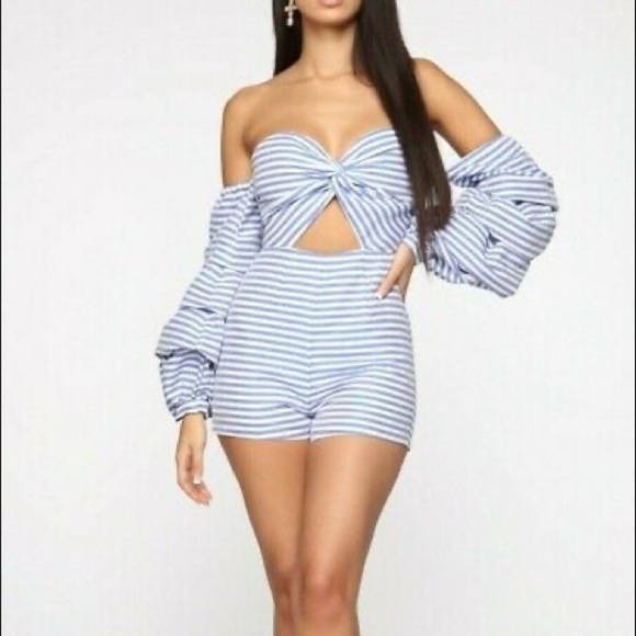 NWOT. Kaylee Kollection Small Off Shoulder Balloon Sleeve Stripe Romper. - Picture 1 of 12
